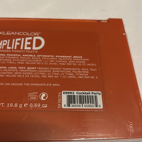 Kleancolor Orange Case 18-Color Eyeshadow Palette Versatile manufacturer seated - Picture 7 of 8